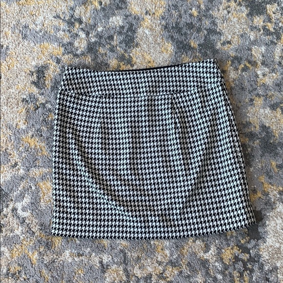 Beautiful work skirt! - Picture 2 of 2